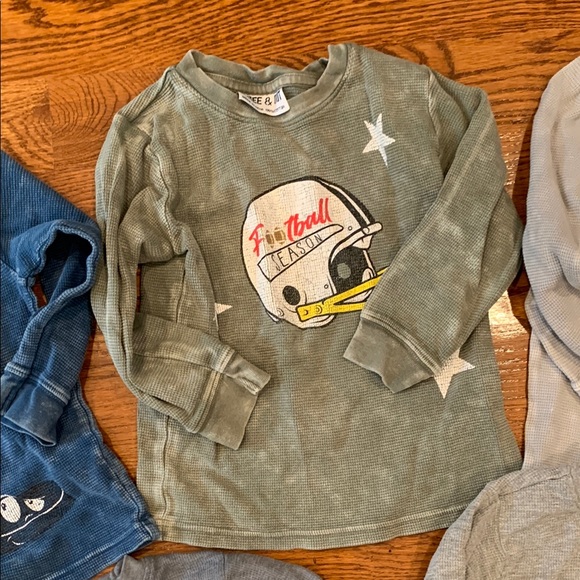 Three & Out Kids Long Sleeve Graphic Tees - Blue, Green, Gray 4t Denny’s Bundle - Picture 6 of 12